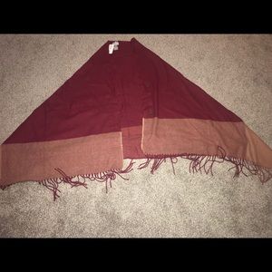 Harvé Benard cape/Shaw with buttons -one size